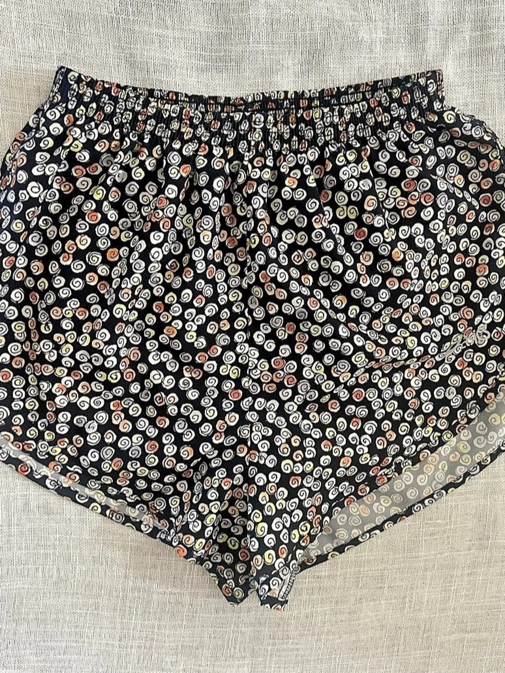 Vintage ASICS Style YF95 Abstract Print Athletic Running Shorts in Size Medium.